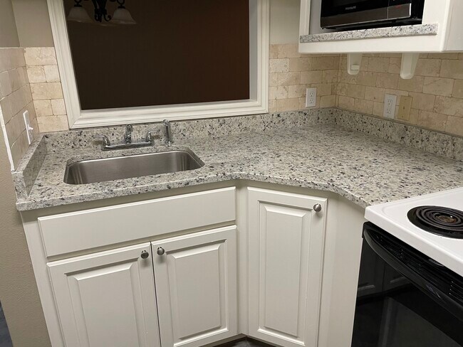 Building Photo - 37296 Northwood Aly