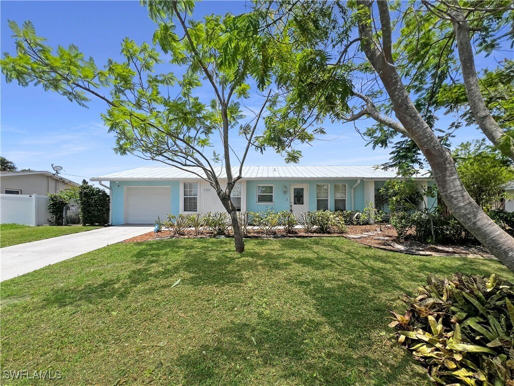 1303 SE 22nd Terrace Cape Coral - 1303 Se 22nd Terrace Cape Coral Fl Primary Photo 