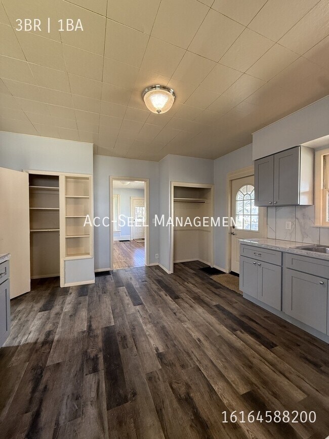 Foto del edificio - 564 Fremont Ave NW