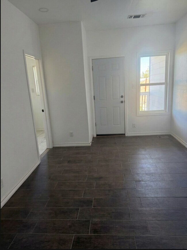 Foto del edificio - 5519 Osprey Dr