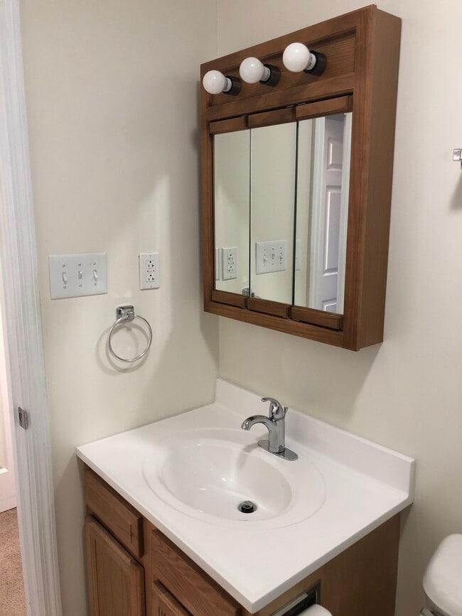 Bathroom - 101 Colonial Oaks Dr