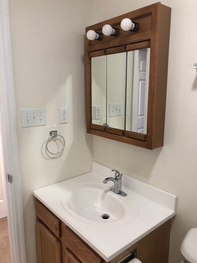 Foto del edificio - 101 Colonial Oaks Dr