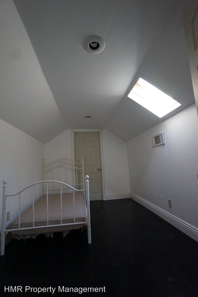 Building Photo - 2 br, 1 bath House - 1822 W 9th St