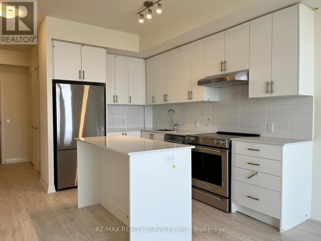 Building Photo - 8960 Jane St