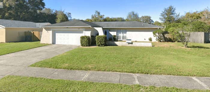 Building Photo - NOW AVAILABLE! 3927 Oak Hammock Dr, Brando...