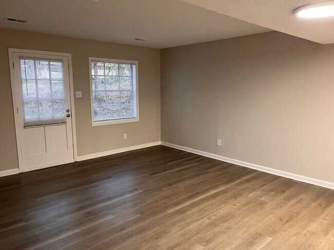 Foto del edificio - 506 N Greensboro St