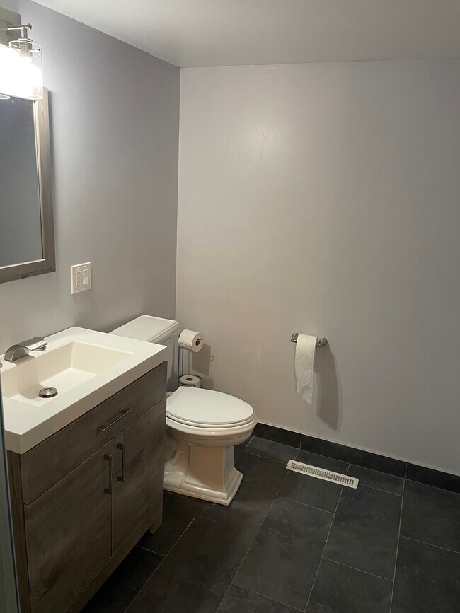 Foto del edificio - 84 Oakridge Rd