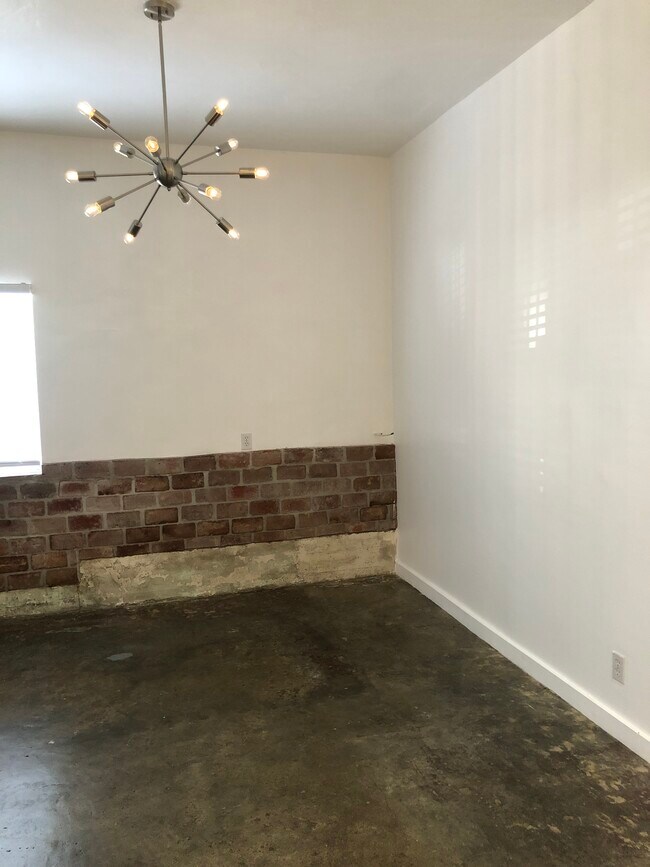 Building Photo - 1626 Echo Park Ave