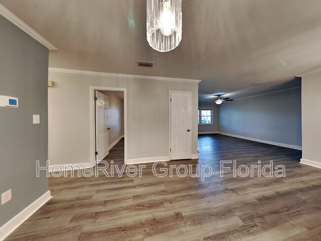 Building Photo - 406 Lee Ln