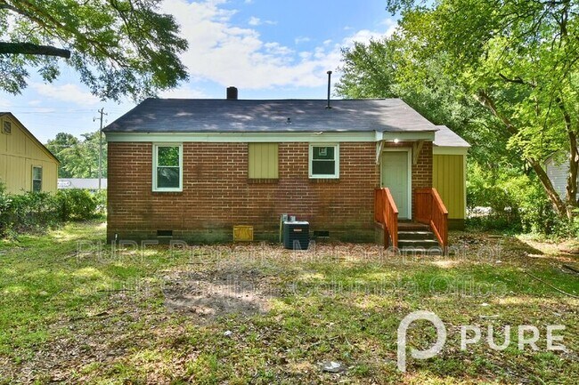 Building Photo - 805 Miller Rd