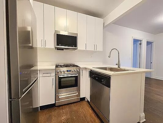 Primary Photo - 151 Mott St