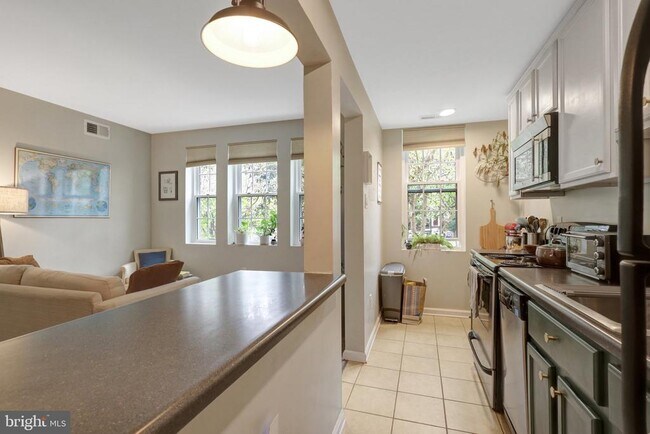 Foto del edificio - 1811 Key Blvd