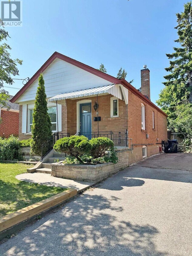Primary Photo - 42 Freeman St