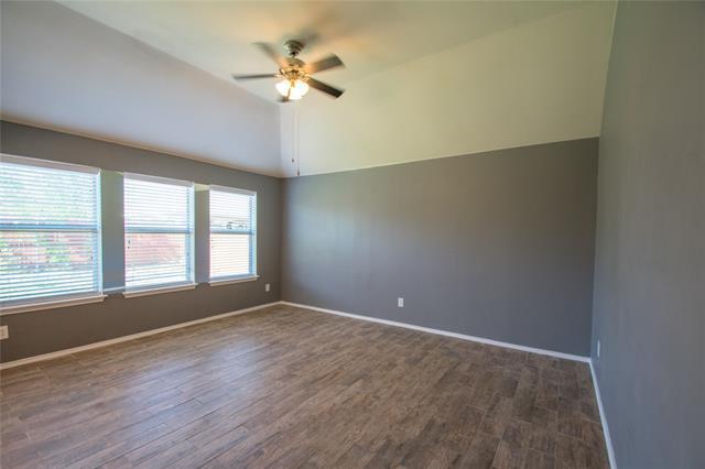 Foto del edificio - 2716 Triple Crown Ln