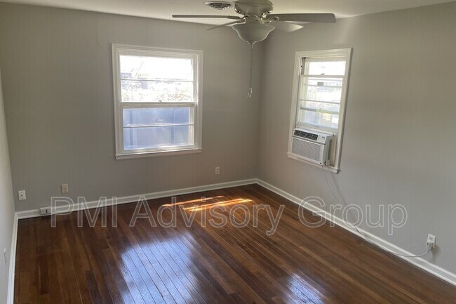 Foto del edificio - 2040 SW Medford Ave