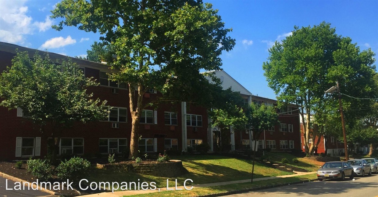 240 W Sumner Ave, Roselle Park, NJ 07204 Condo for Rent in Roselle