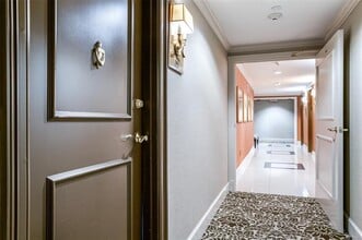 Building Photo - 4242 Lomo Alto Dr