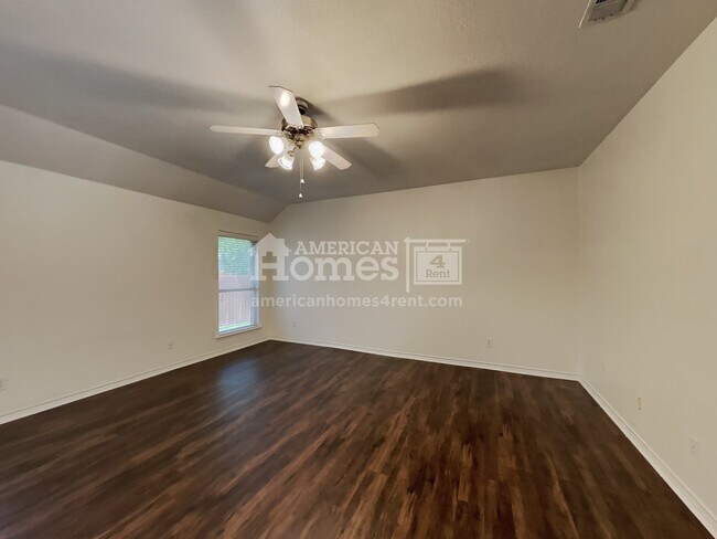 Foto del edificio - 521 Covey Trl