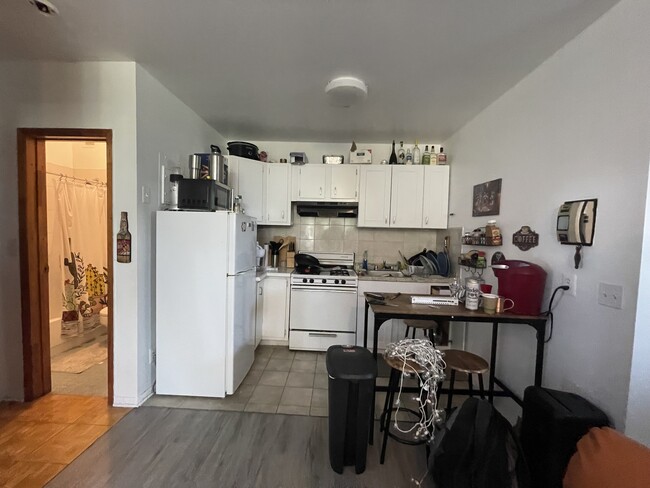 Building Photo - 434 W 238th St