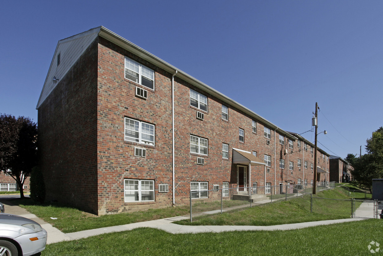 Building Photo - Chestnut Heights Apartments