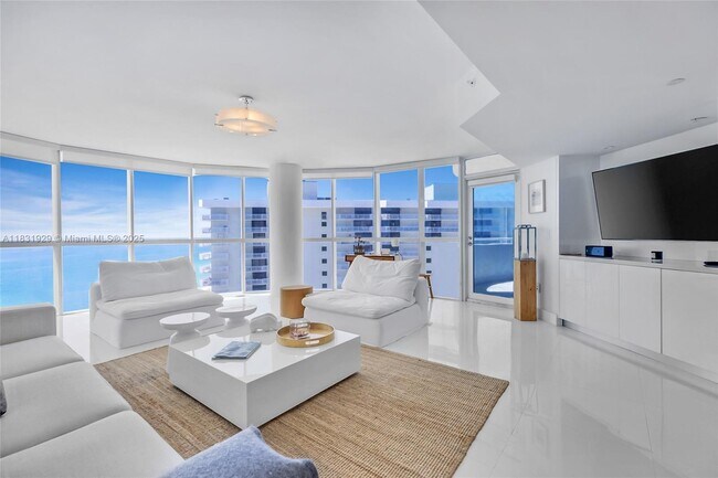 Foto del edificio - 6301 Collins Ave