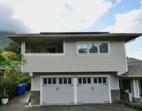 Building Photo - 1319 Maleko St