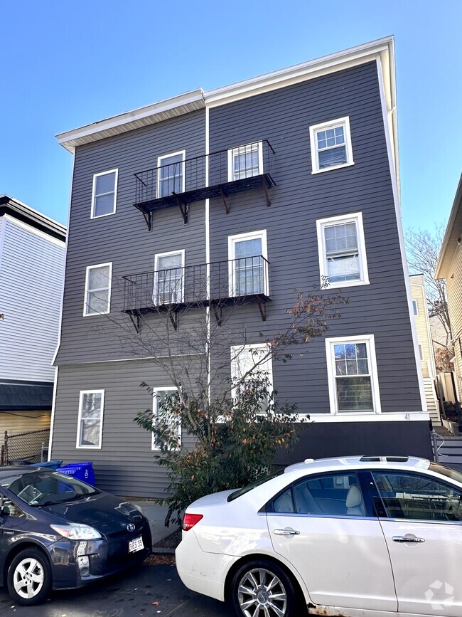 Building Photo - 43 Cottage Street