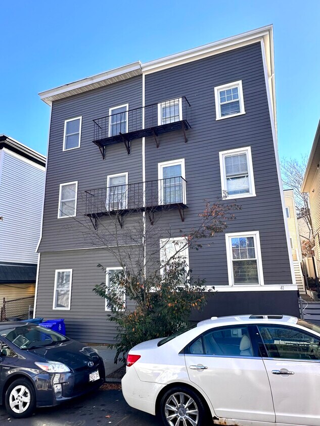 Foto principal - 43 Cottage St