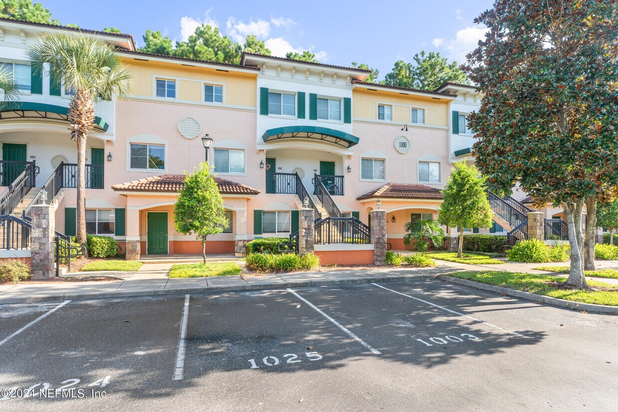 Foto principal - 9745 Touchton Rd