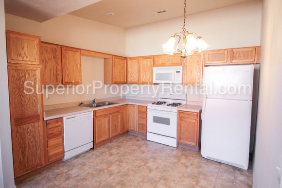 Building Photo - 35 E 600 S