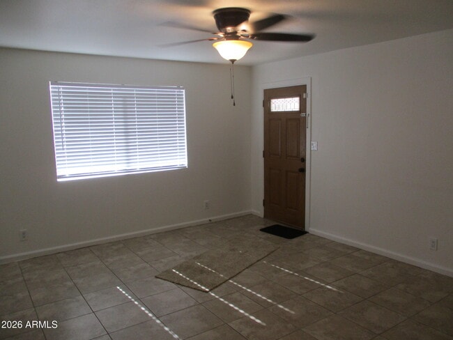 Foto del edificio - 820 W Knox Rd