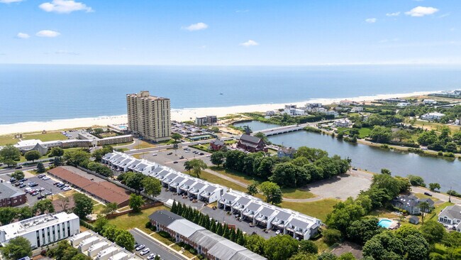 Foto del edificio - 764 Ocean Ave N