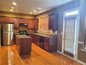 Building Photo - 945 Pierce Brennen Dr NE