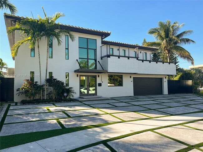 Foto del edificio - 13300 Biscayne Bay Terrace