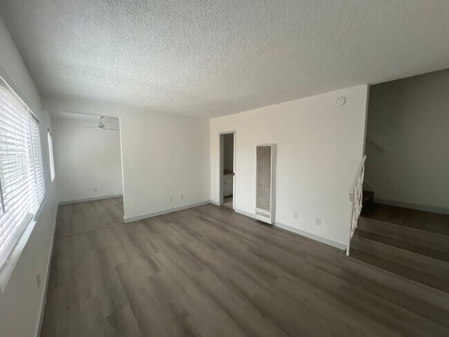 Foto del edificio - 11916 Olive St