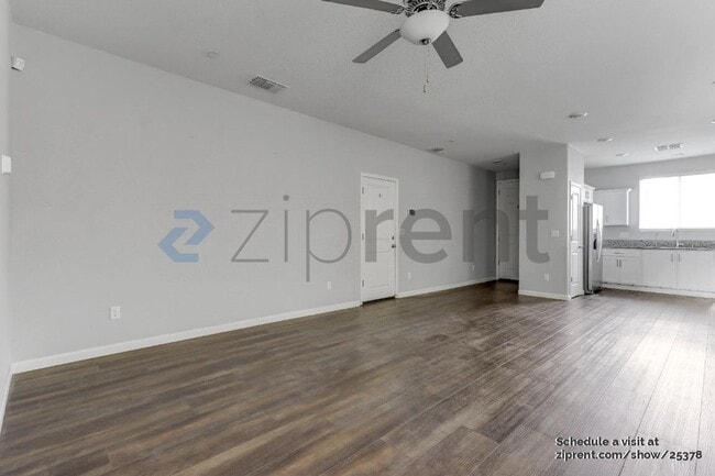 Building Photo - Unit
