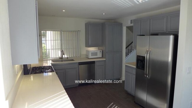 Foto del edificio - 1020 Baywood Cir #A