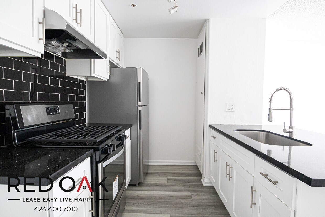 Foto principal - Incredible Completely Remodeled Two Bedroo...