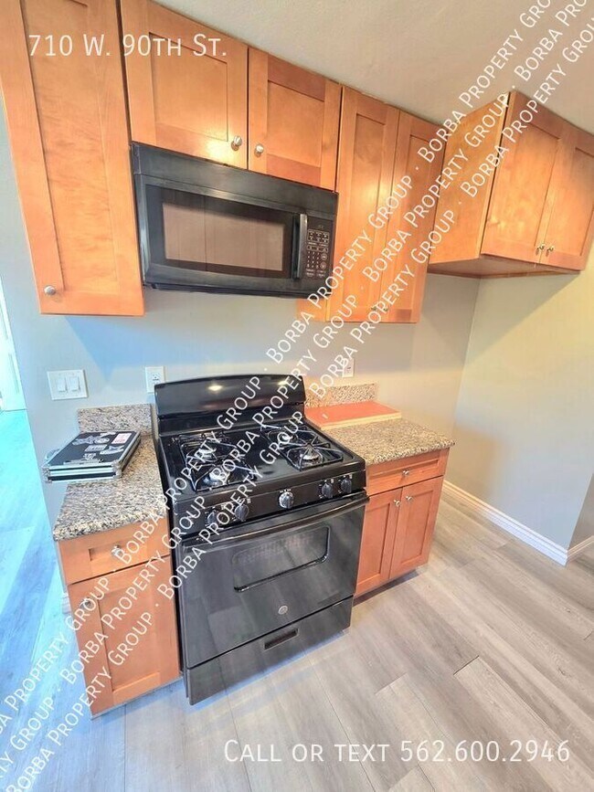 Foto del edificio - 710 W 90th St
