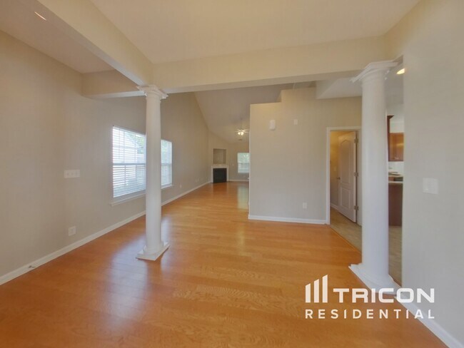 Foto del edificio - 748 Overton Ridge Way
