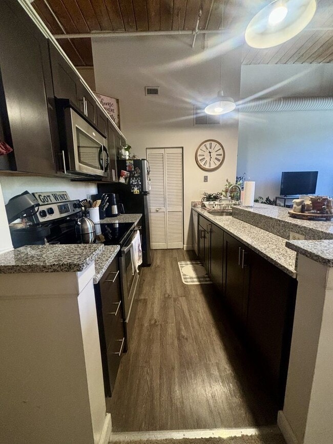 Interior Photo - Sail Cloth Factory Apartments