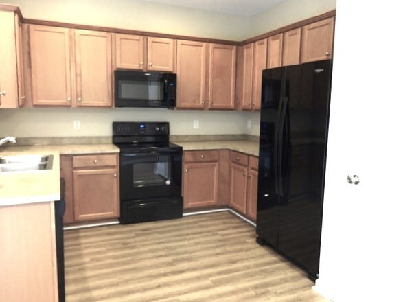 Foto del edificio - 2426 Thoreau St