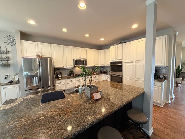 Foto del edificio - High Quality and Impeccable