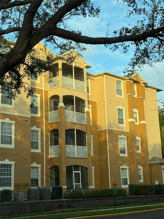 Building Photo - 2484 San Tecla St