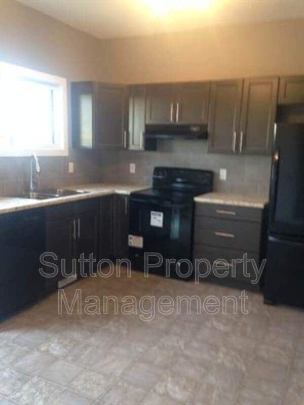 Building Photo - 9806-9889 StUnit BKey 149