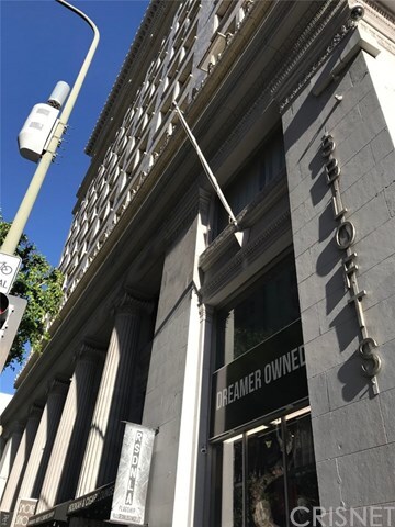 Building Photo - 548 S Spring St