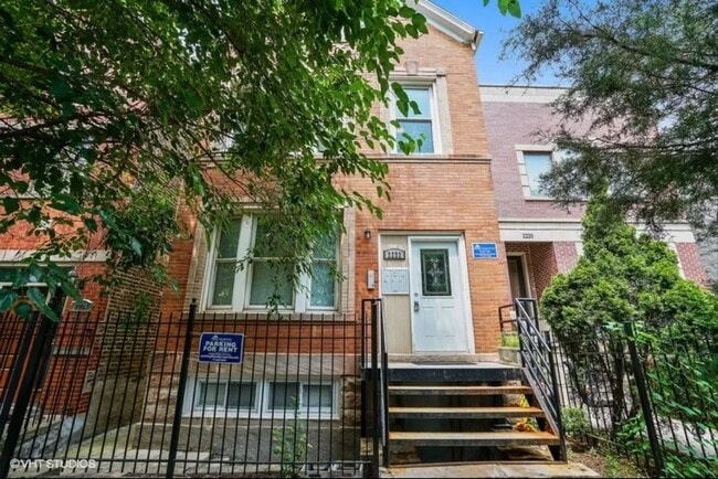 Photo - 2222 W Belden Ave Apartment