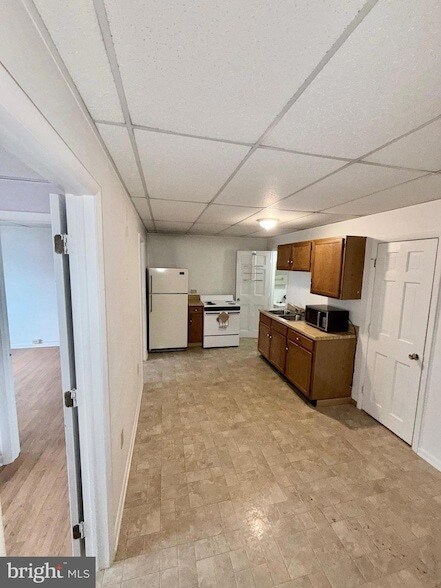 Building Photo - 15 N Washington St