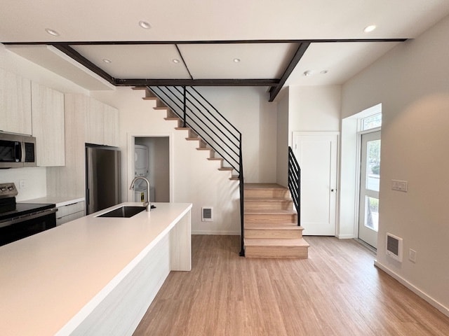 Building Photo - 784 Farmington Ave