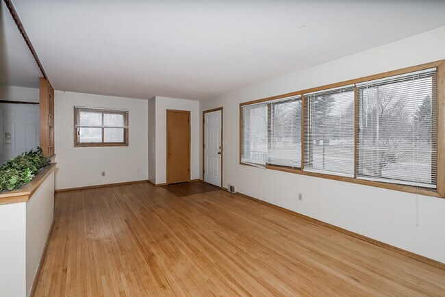Foto del edificio - Coming Soon!! Lovely 3 Bedroom, 1 Bathroom...
